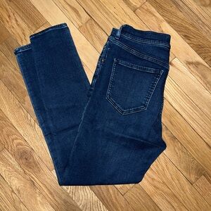 Dark blue 8R skinny high rise express jeans
